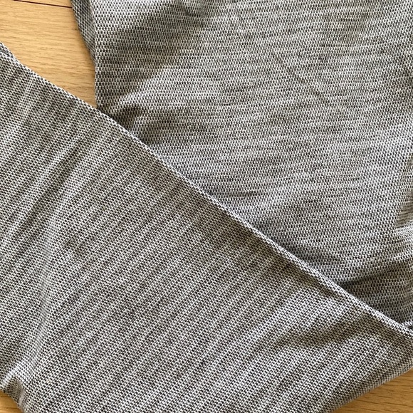 Lululemon Reversible Run: Turn Around Tight Sz 10 - Picture 2 of 6